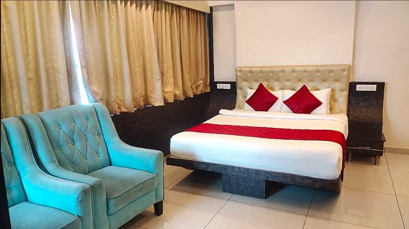 Deluxe Double Room - Sapphire foods.- Intech