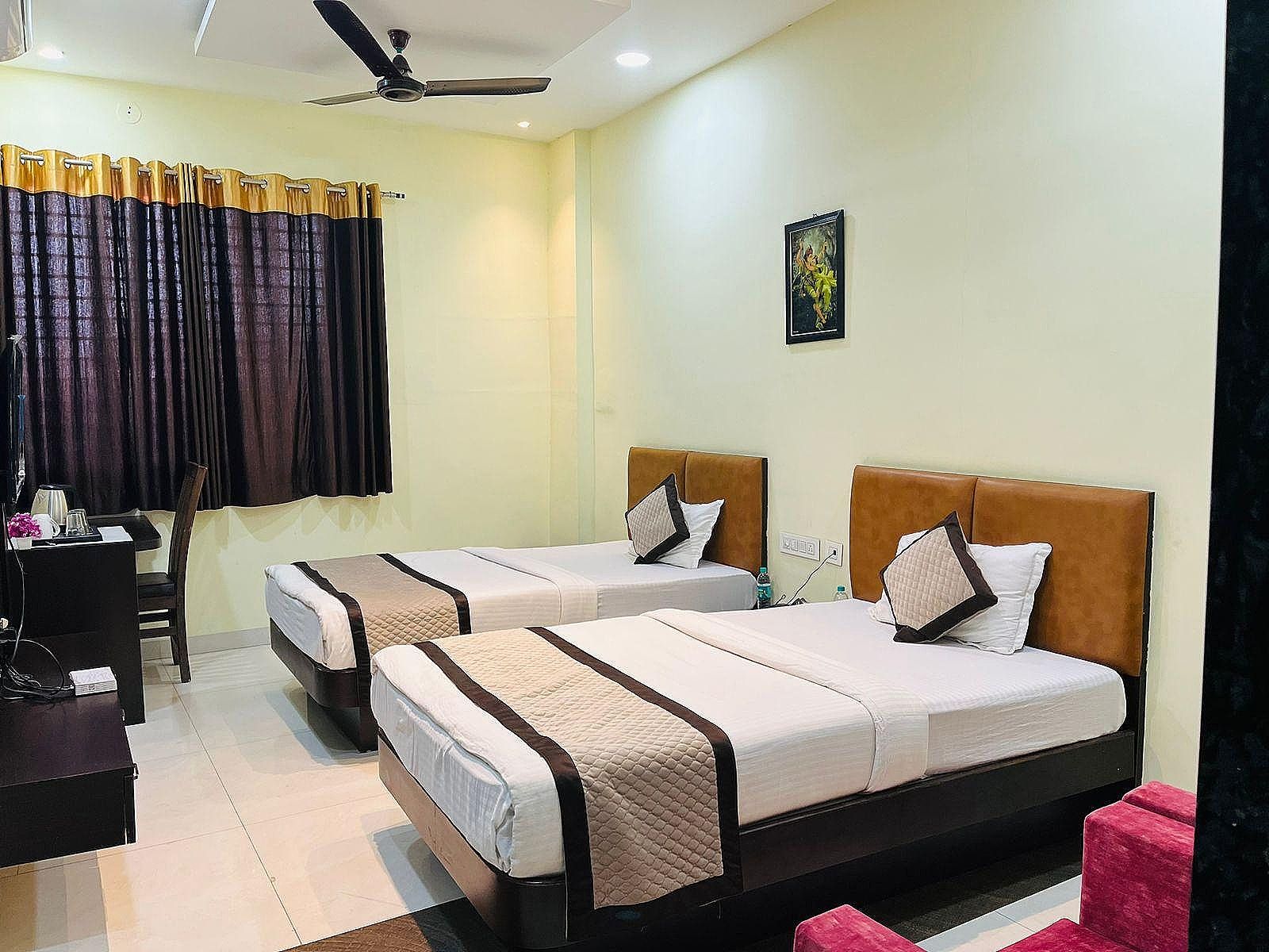 JMC Hotel Lavish,Pithampur Deluxe AC Room 2