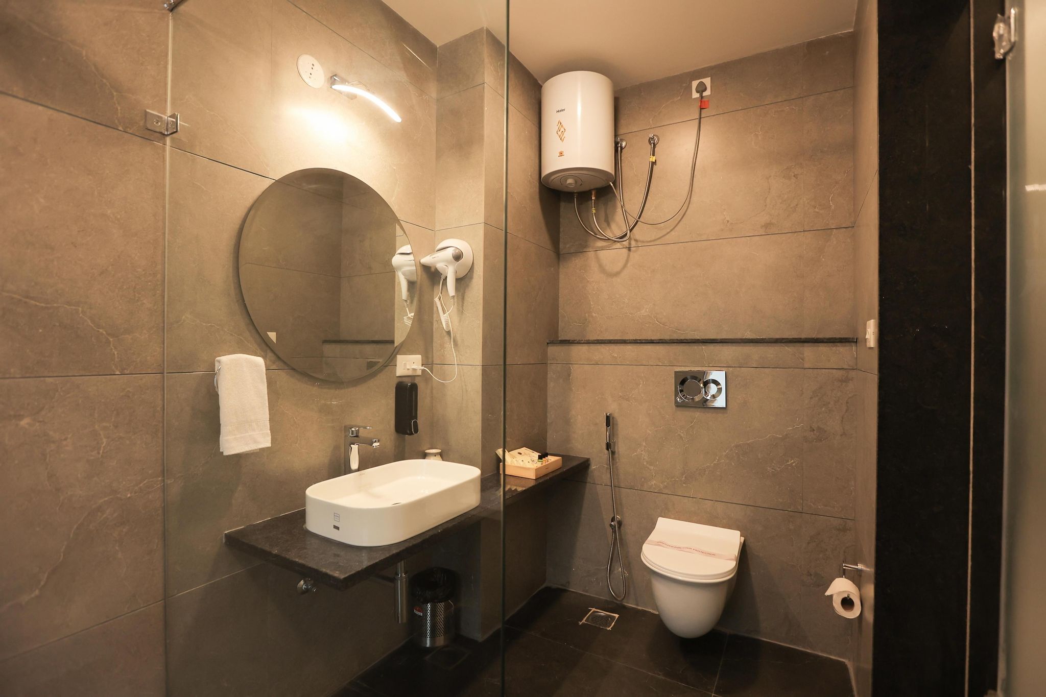 SURAMYA - A Luxury Boutique Hotel PREMIER ROOM WITH BALCONY 5