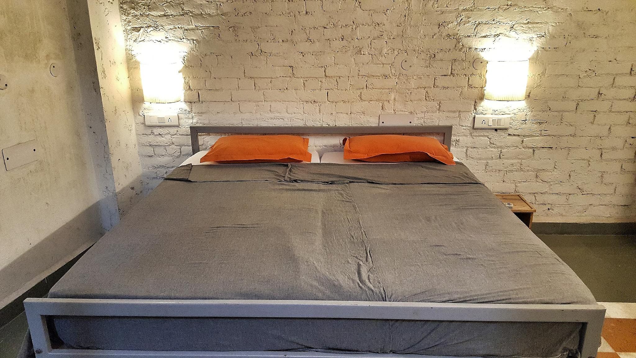 Private Room - 1 Double Bed
