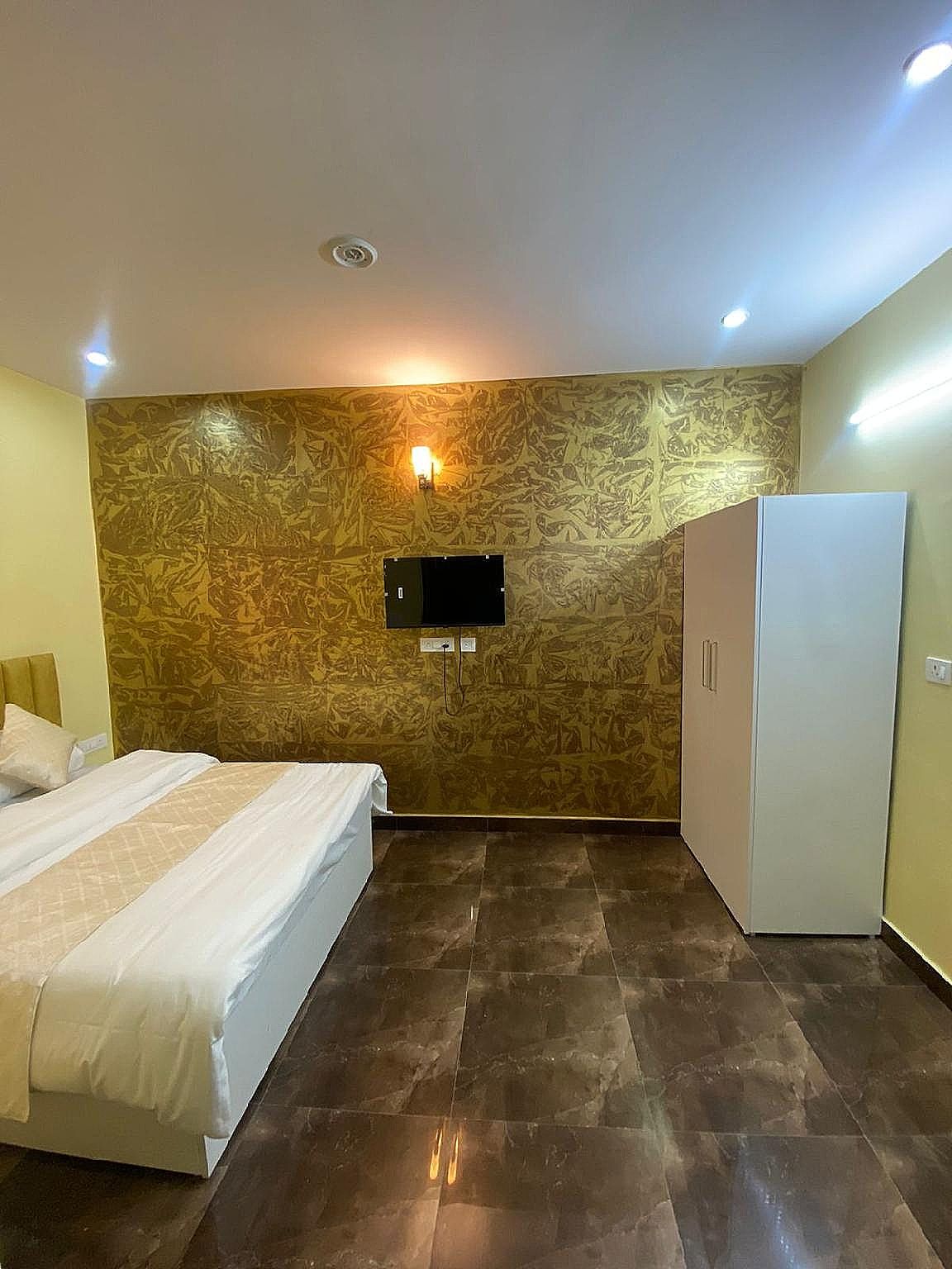 Deluxe 2-Bedroom Suite