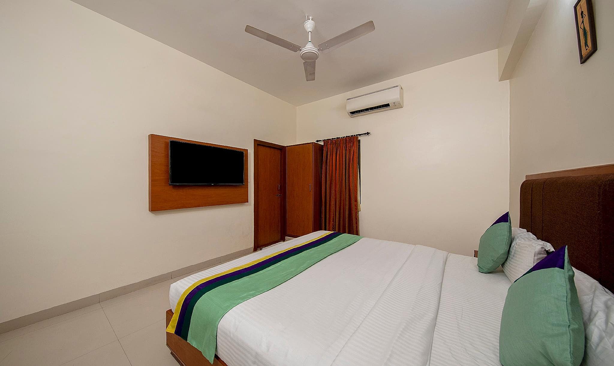 Treebo Sam Residency Standard Double Room 3