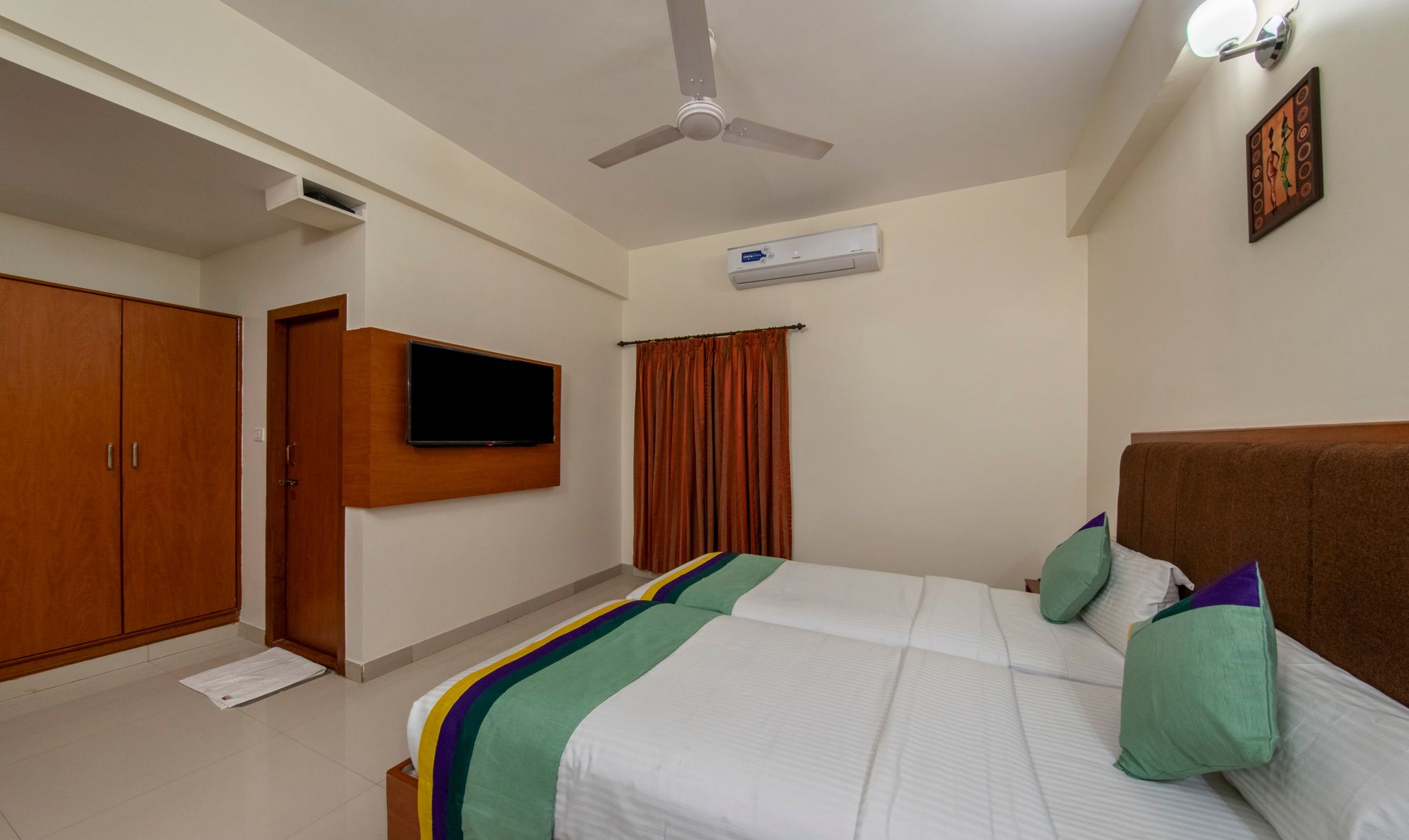 Treebo Sam Residency Deluxe Double Room 4