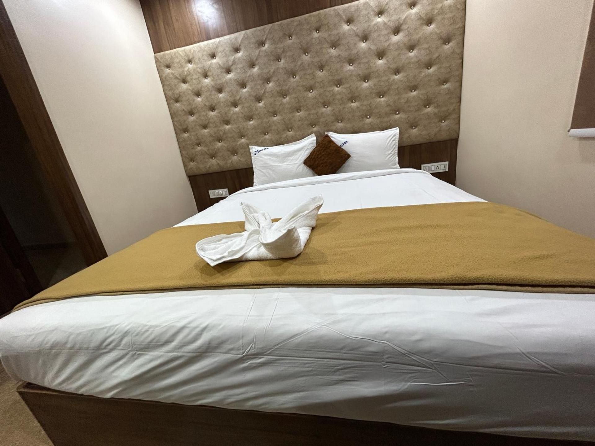 GM Hotel Standard Double Room with Fan 2