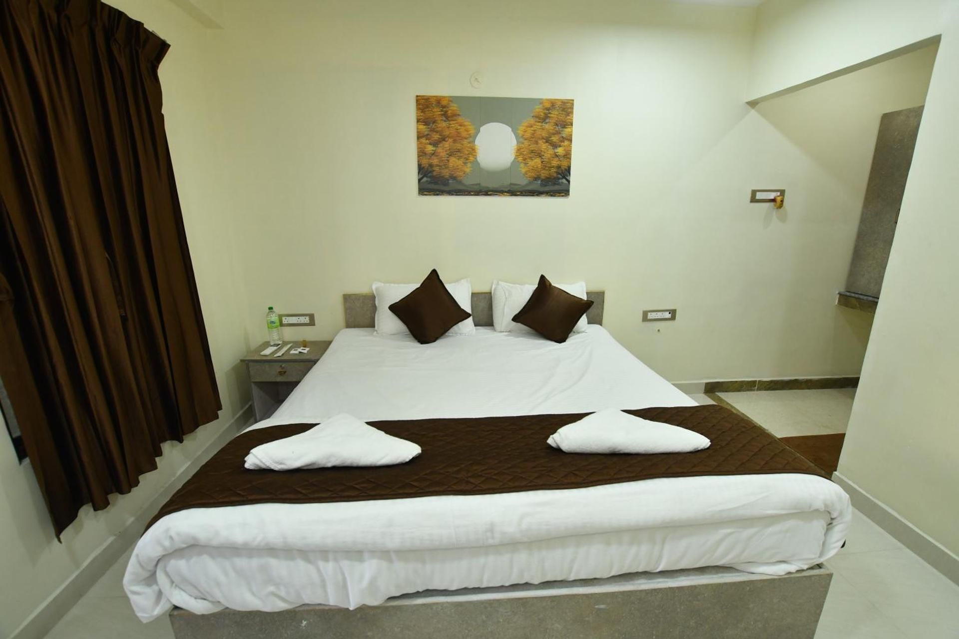 SRI VIJAY BALAJI MAHAL AC Single Deluxe Room