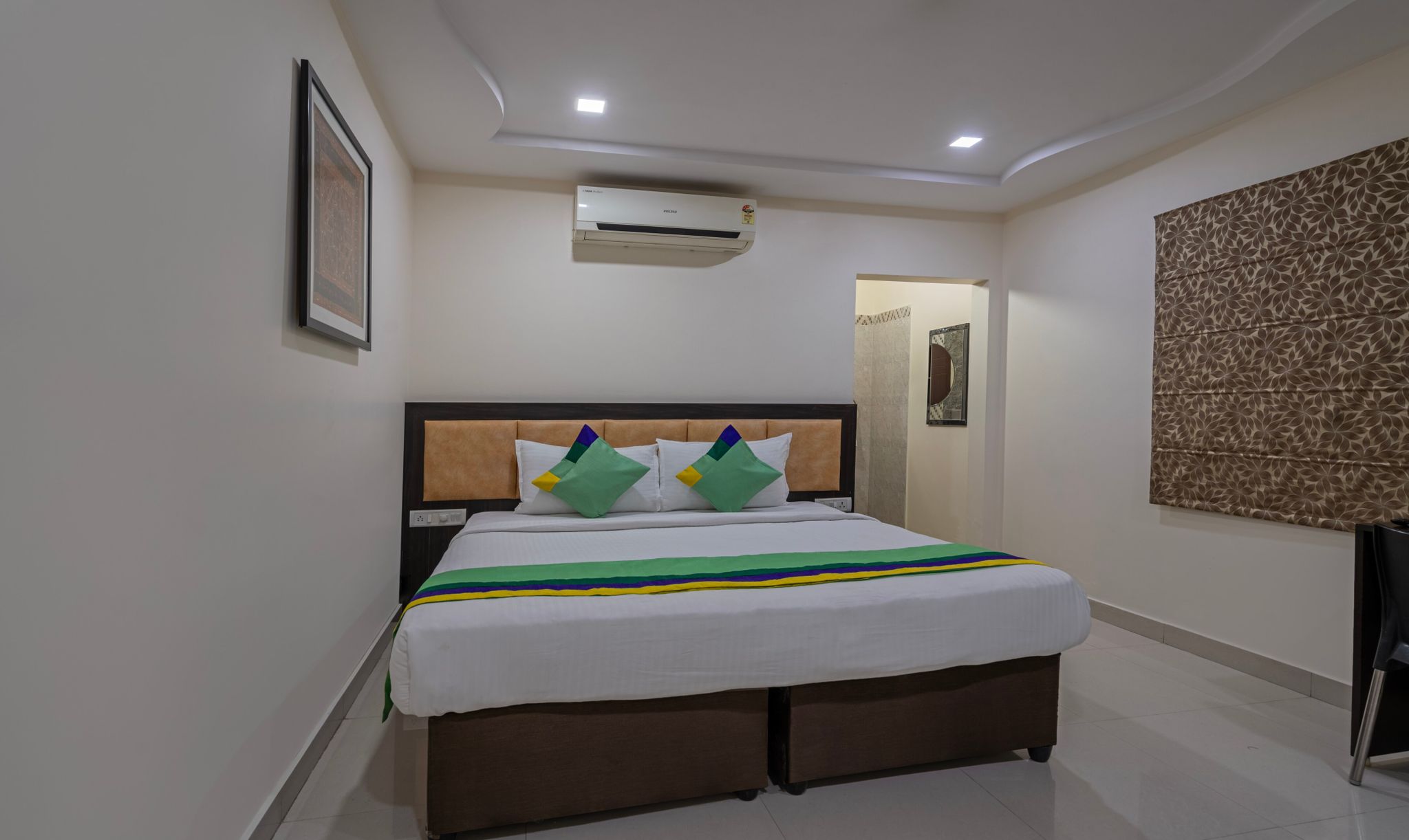 Treebo Emerald Deluxe Double Room 2