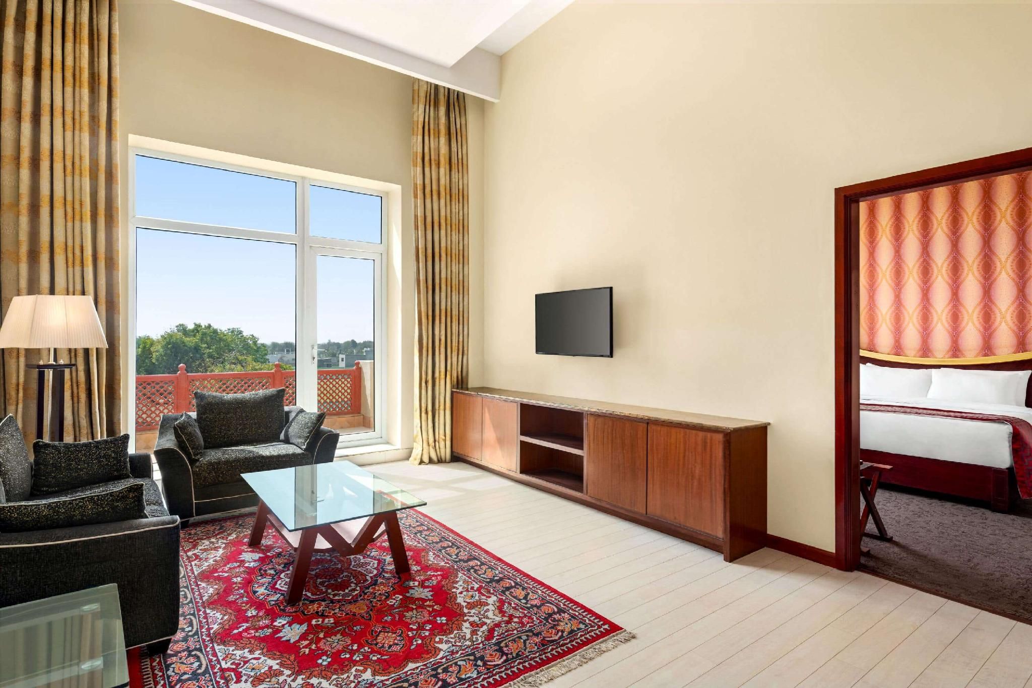 1 King Bed, Presidential Suite, Non-Smoking