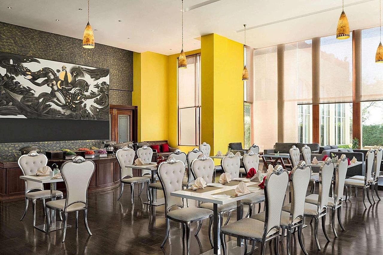 Food & Dining