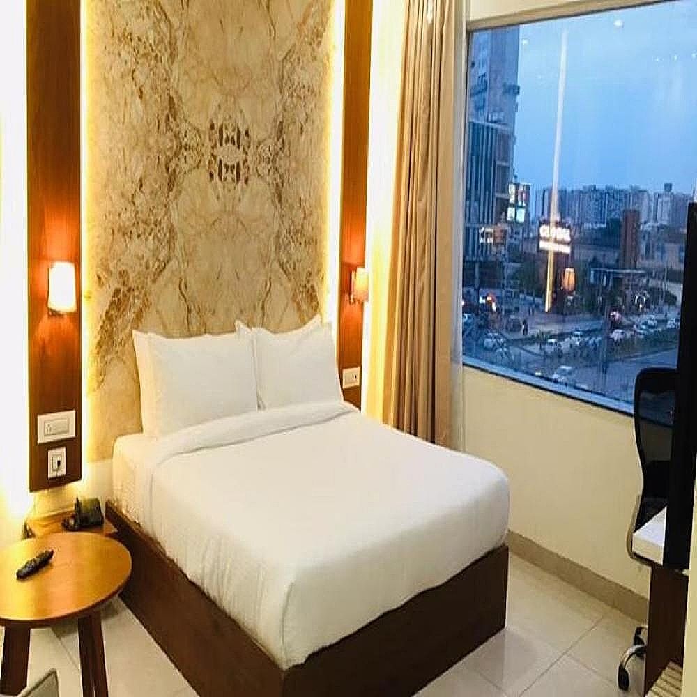 Hotel Superia Grand Deluxe Room