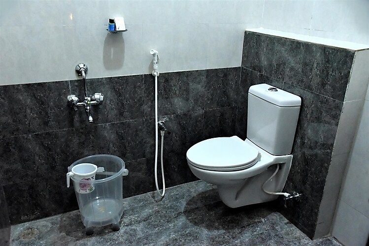 Kumbakonam Inn Hotels - Kumbakonam Inn Stay Family Four Occupancy Suite Room 3