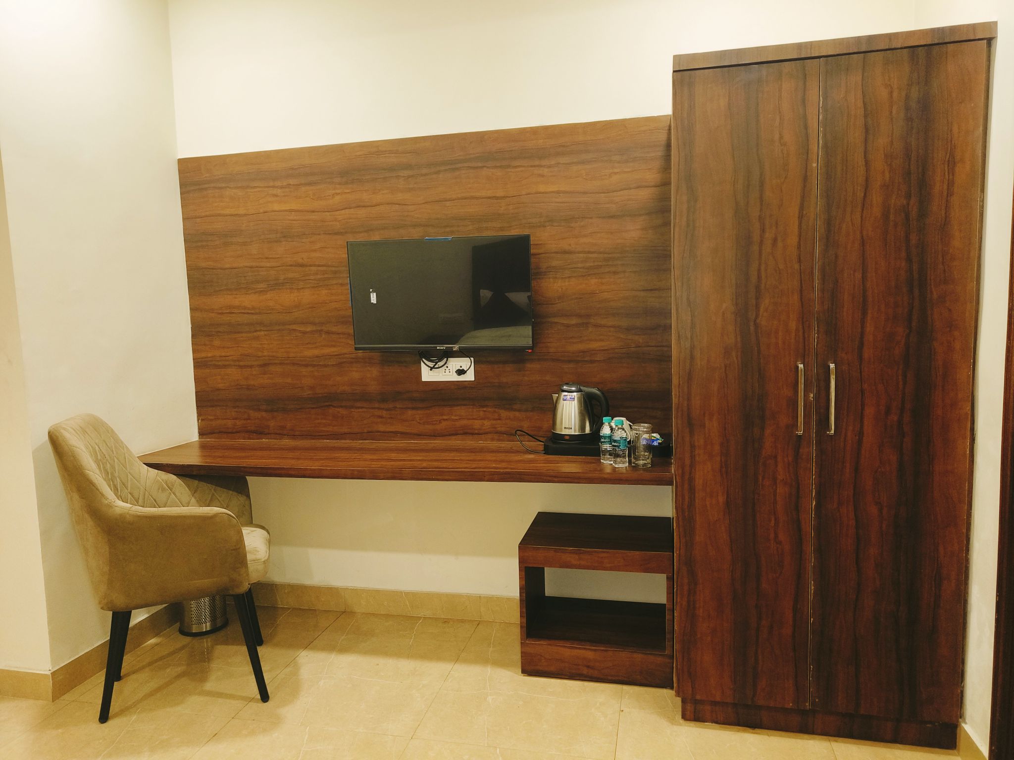 Pineberry Hotel Deluxe Room 10