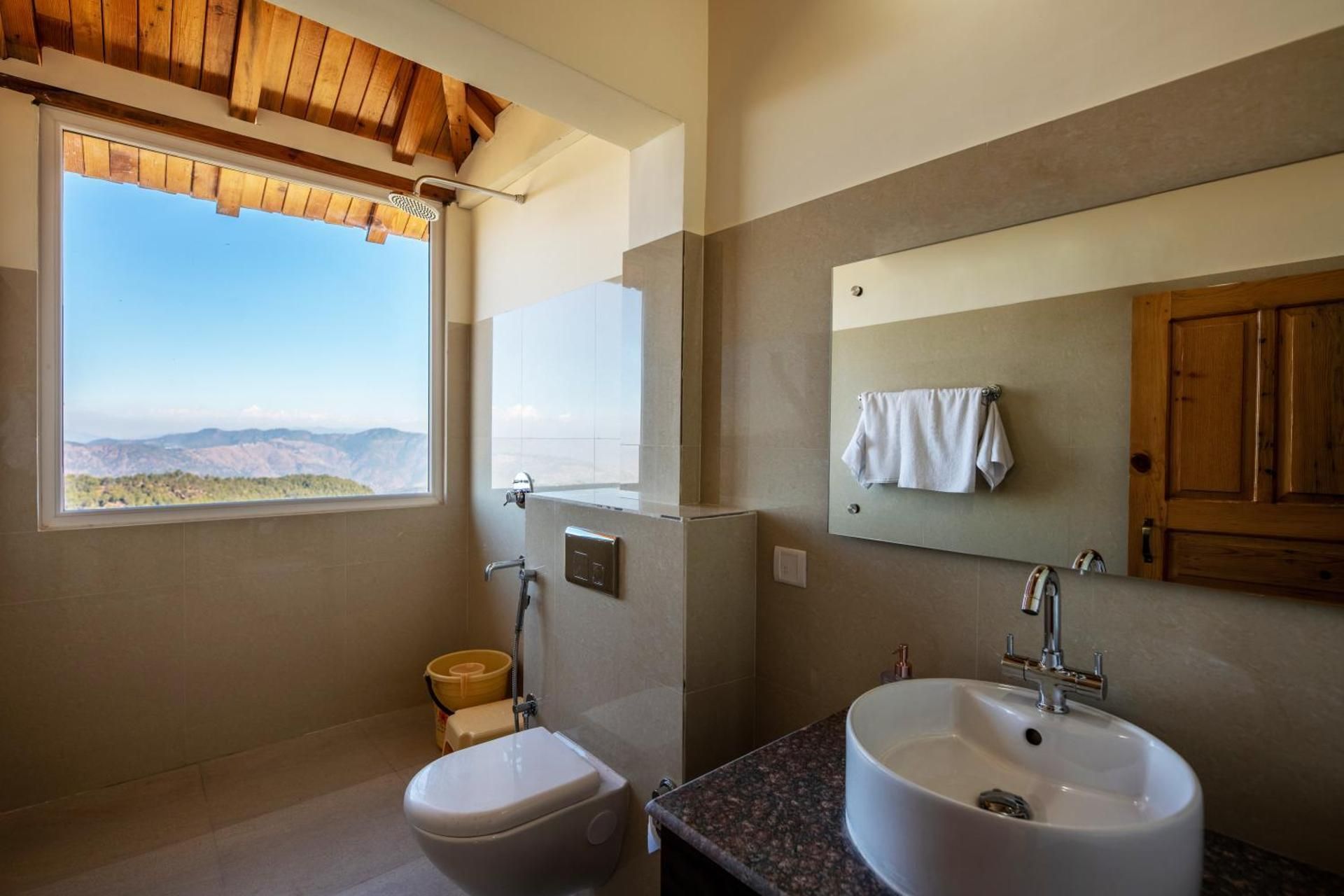 Suite Room with Balcony - Upper Floor