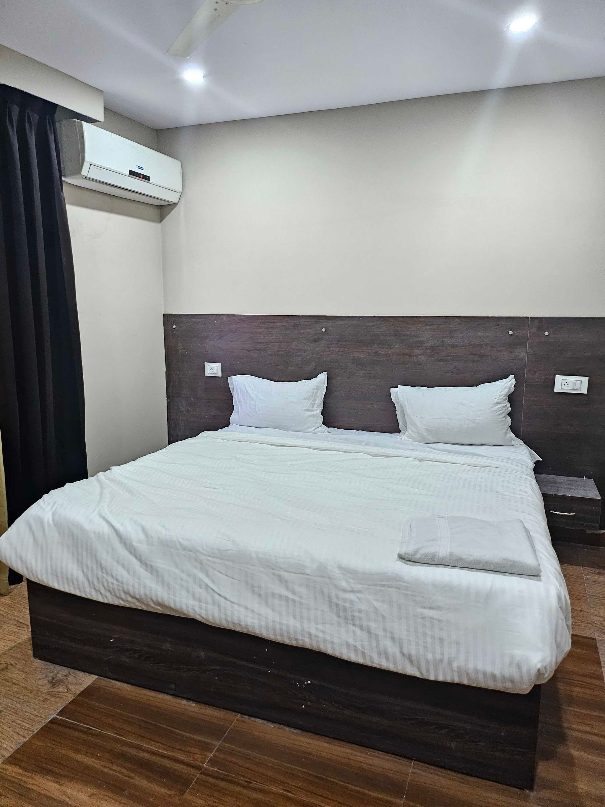 Super Collection O PNR COMFORT KHAIRATABAD Classic 15