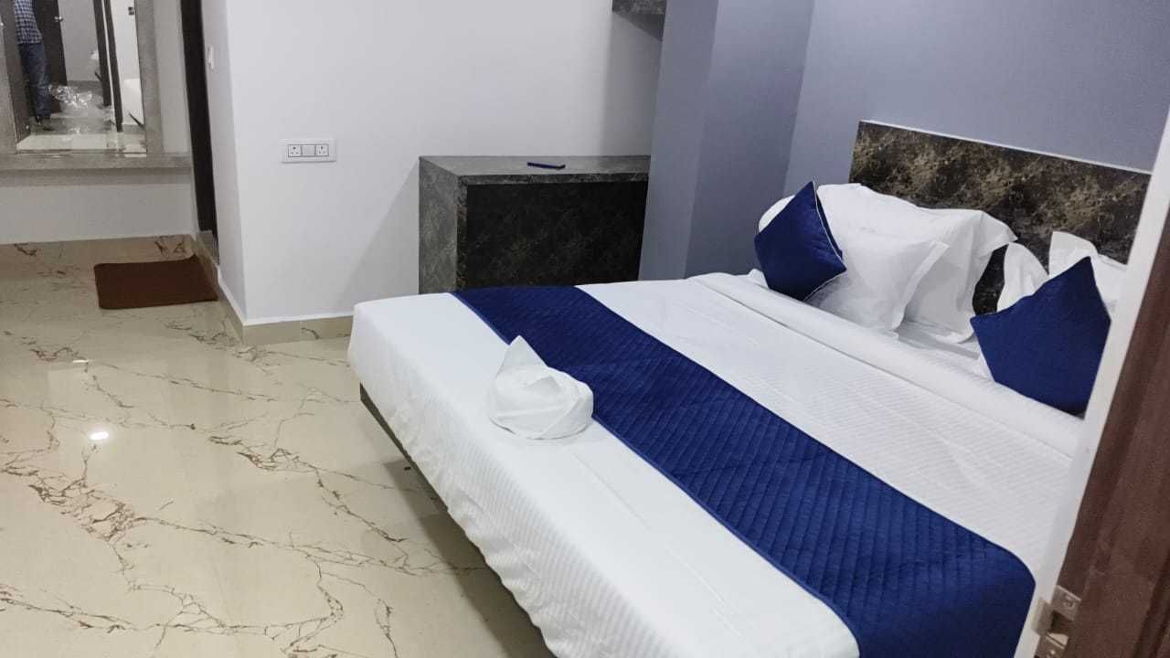 Super Collection O PNR COMFORT KHAIRATABAD Classic 13