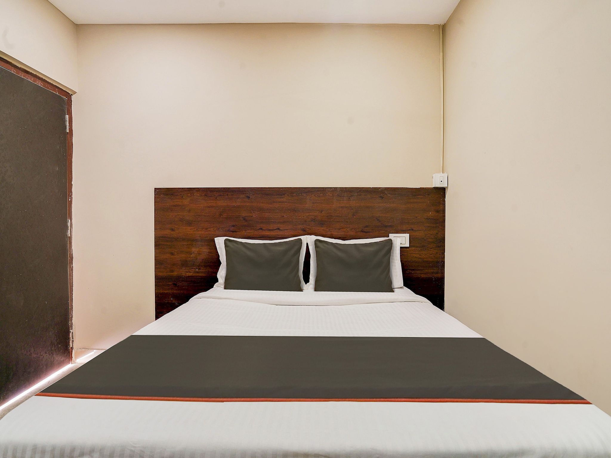 Super Collection O PNR COMFORT KHAIRATABAD Classic 11