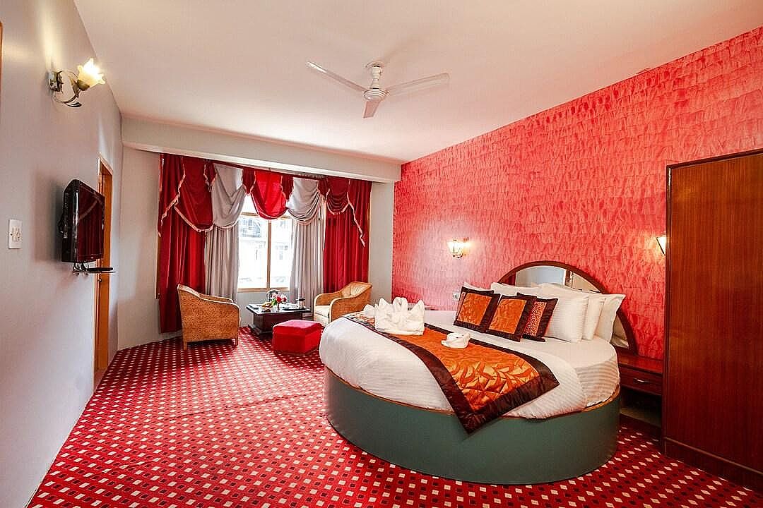 Honeymoon Suite