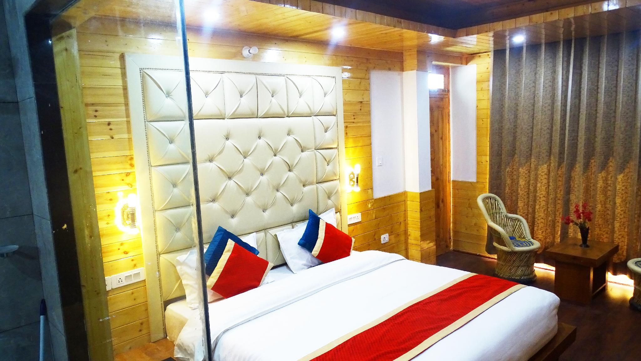 Queen Room With Balcony