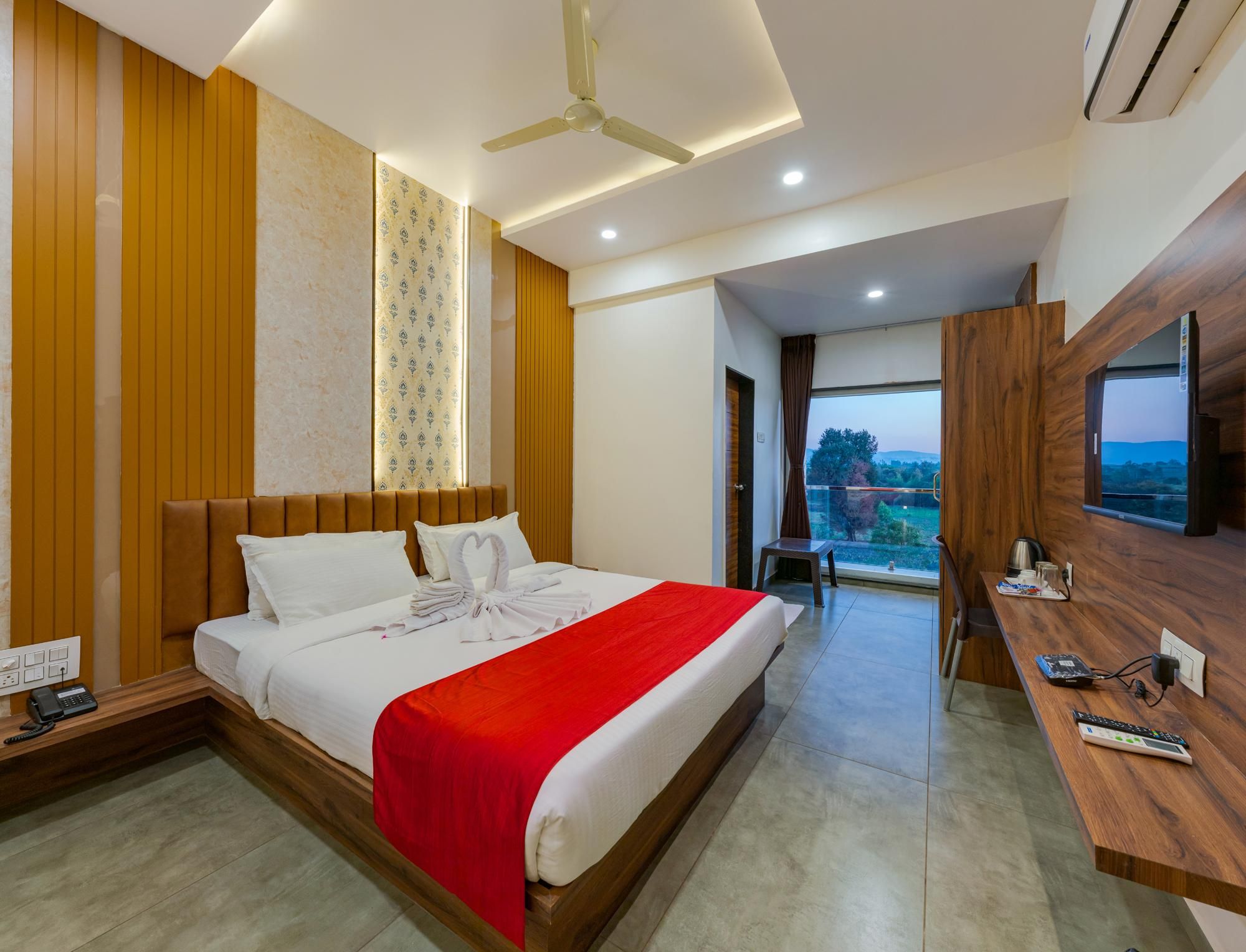 Hotel Trisha Executive, Admapur Deluxe Room Non AC