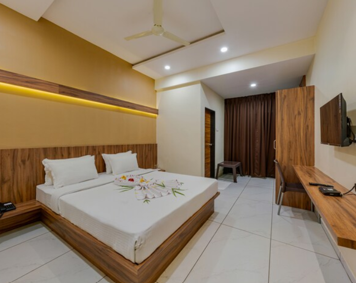 Hotel Trisha Executive, Admapur Deluxe Room Non AC 7