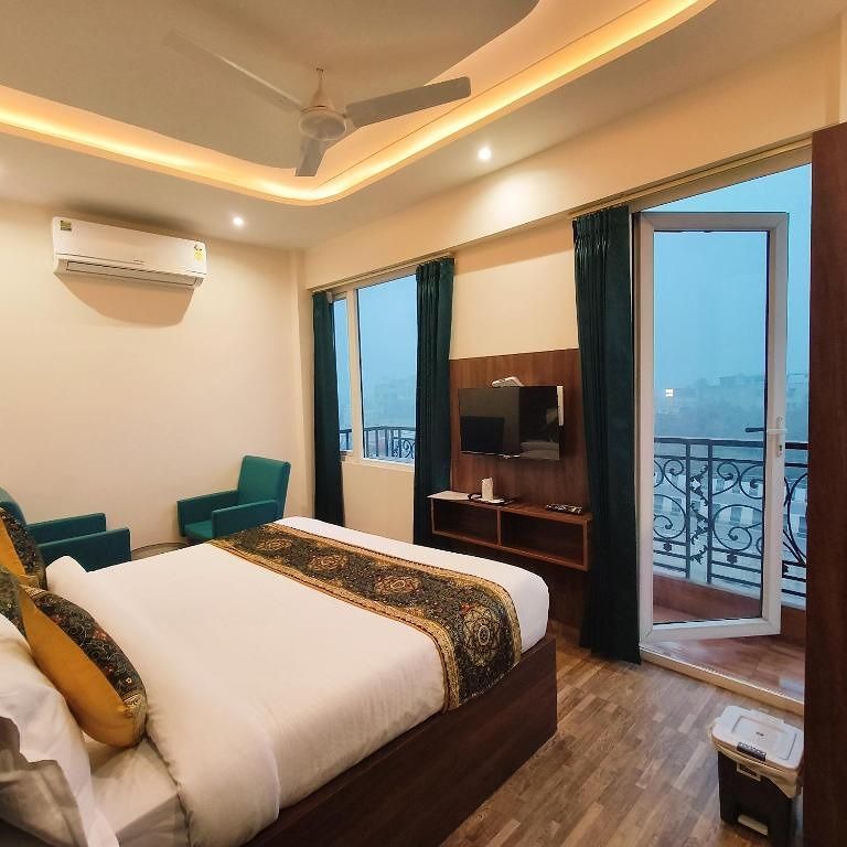 Super Deluxe Room with Balcony (City View)