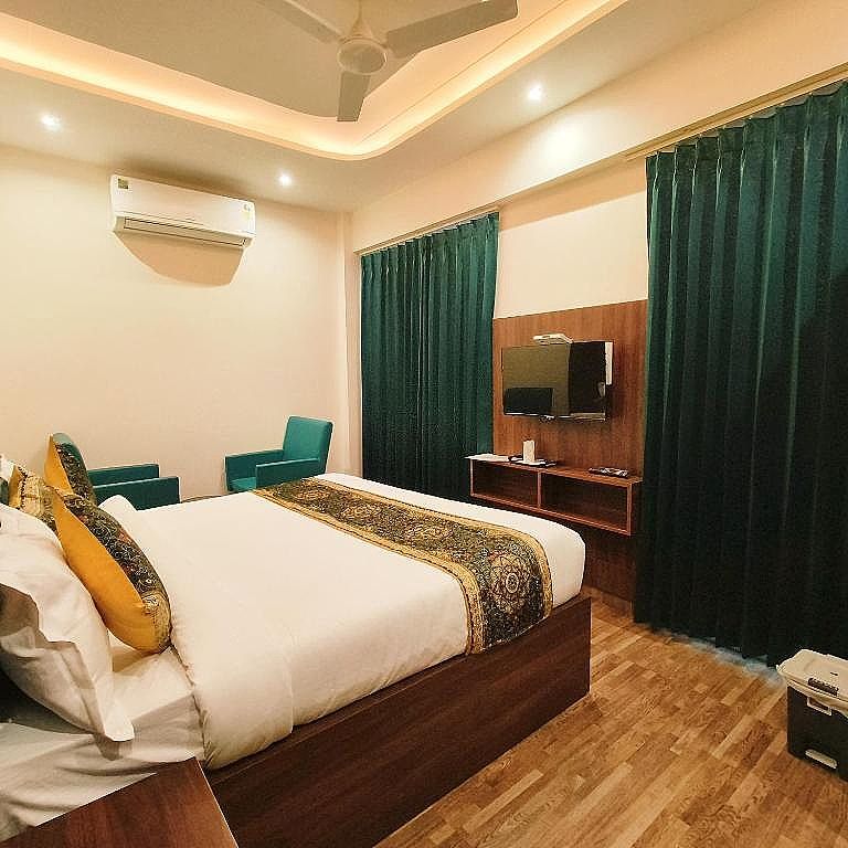 Super Deluxe Room with Balcony (City View)