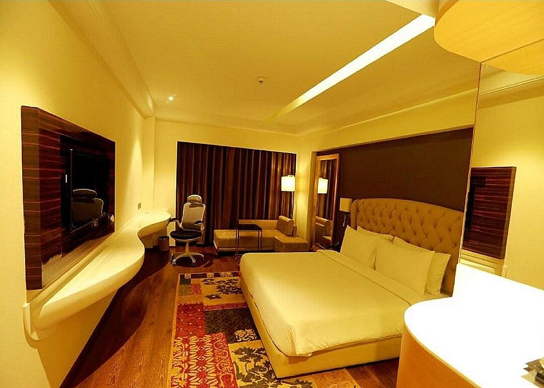 Golden Galaxy Hotels & Resorts, Faridabad Superior Room 4
