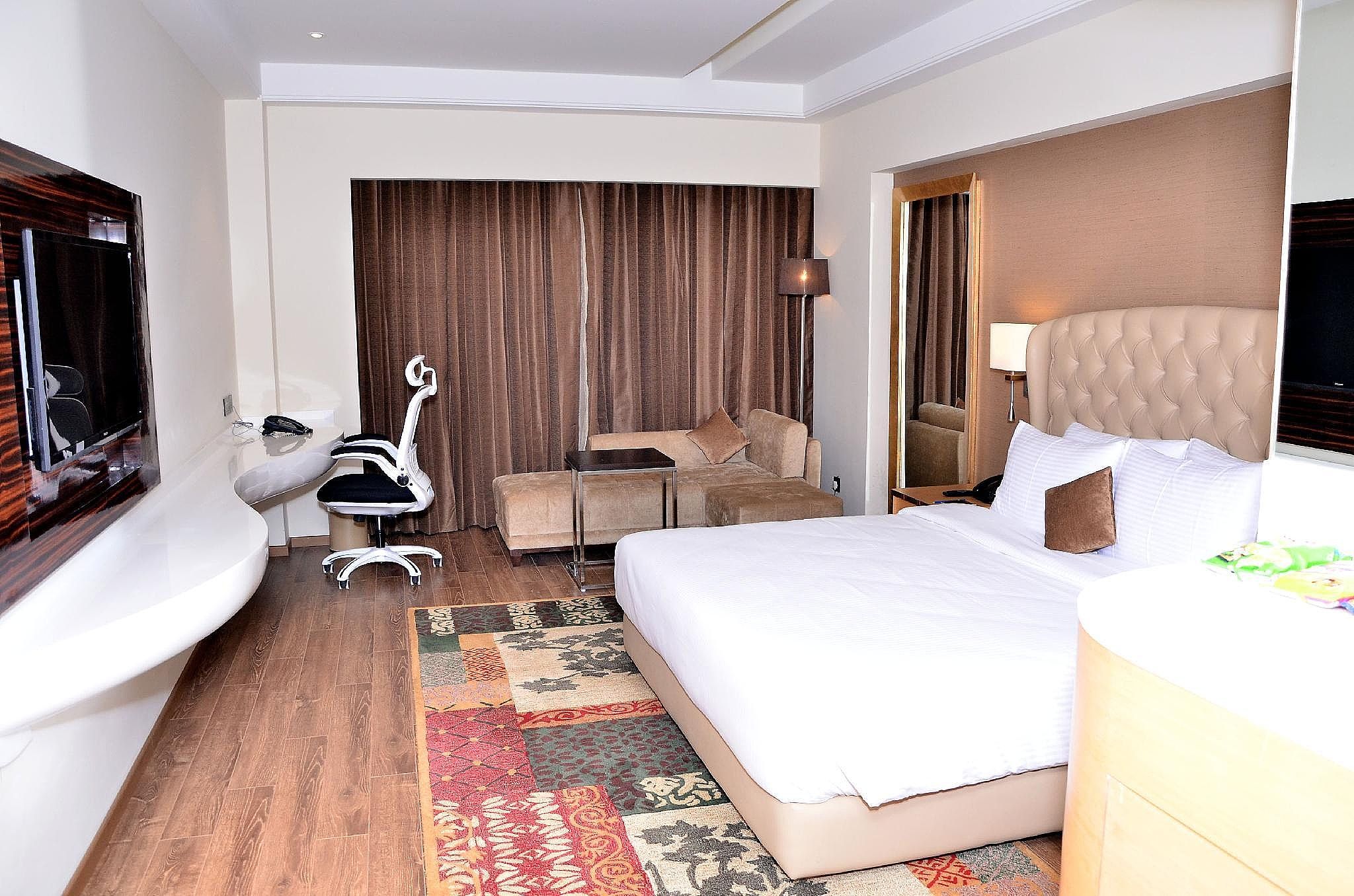 Golden Galaxy Hotels & Resorts, Faridabad Superior Room 2