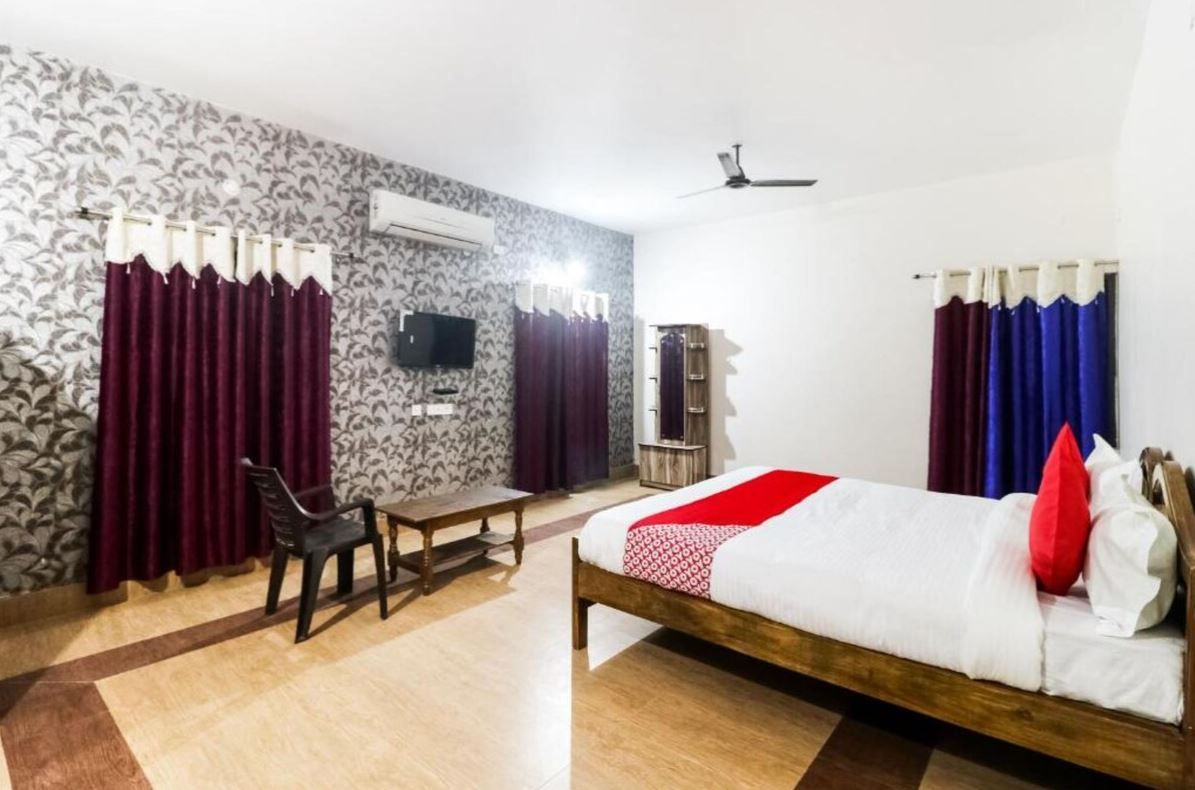 Deluxe Double Room, Multiple Beds, City View