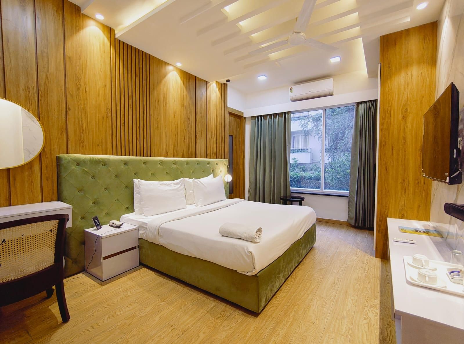 Deluxe Room with Private Balcony