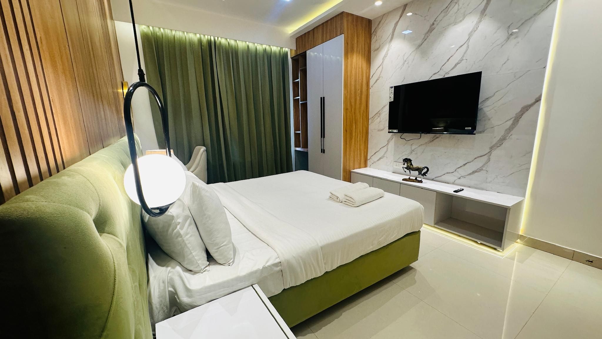 Deluxe Room with Private Balcony