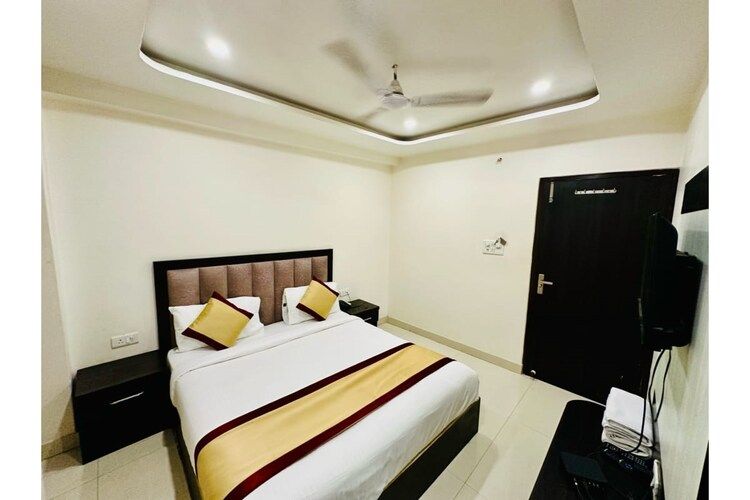 Standard AC Double Bed