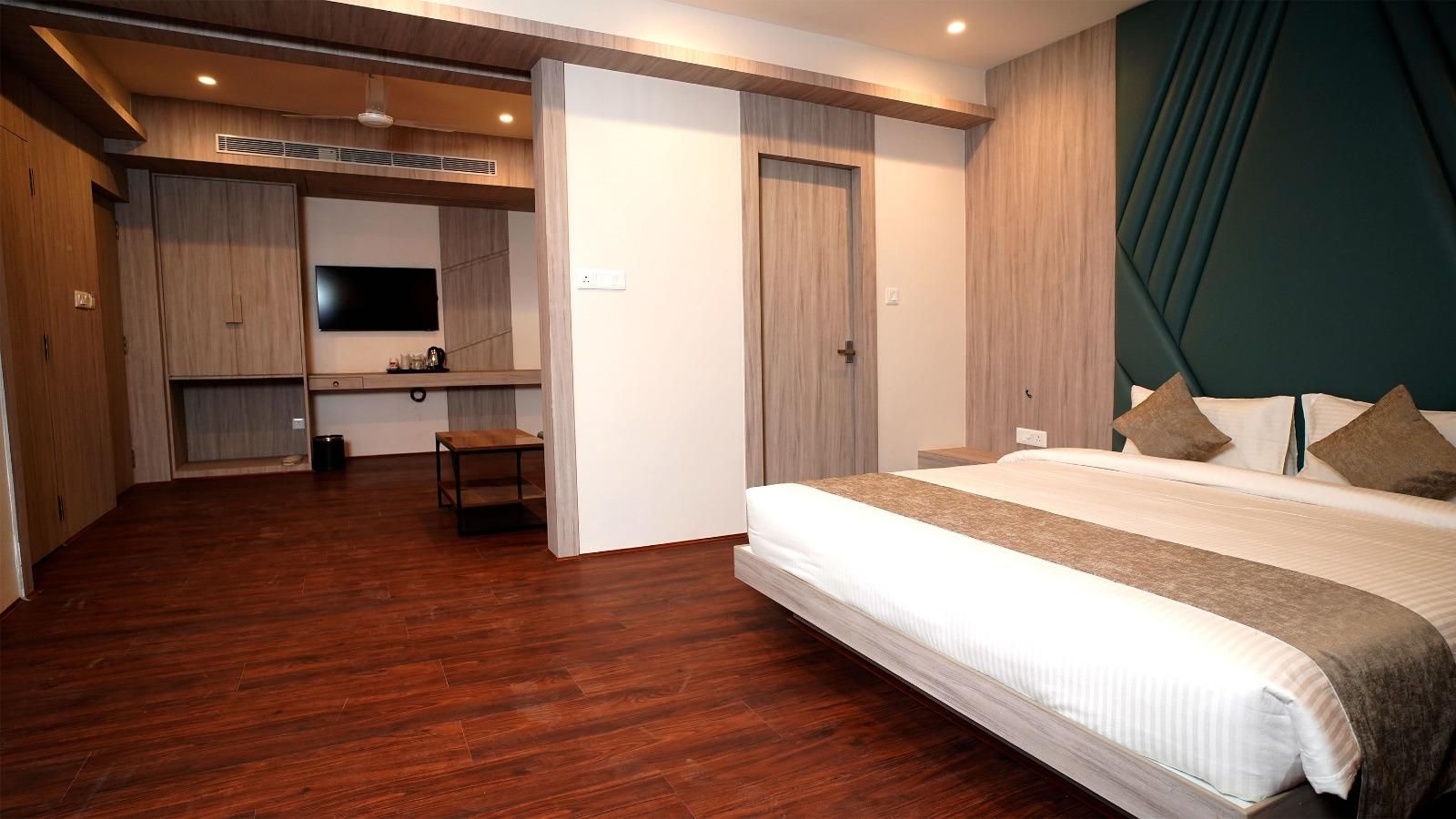 Royal Suite A