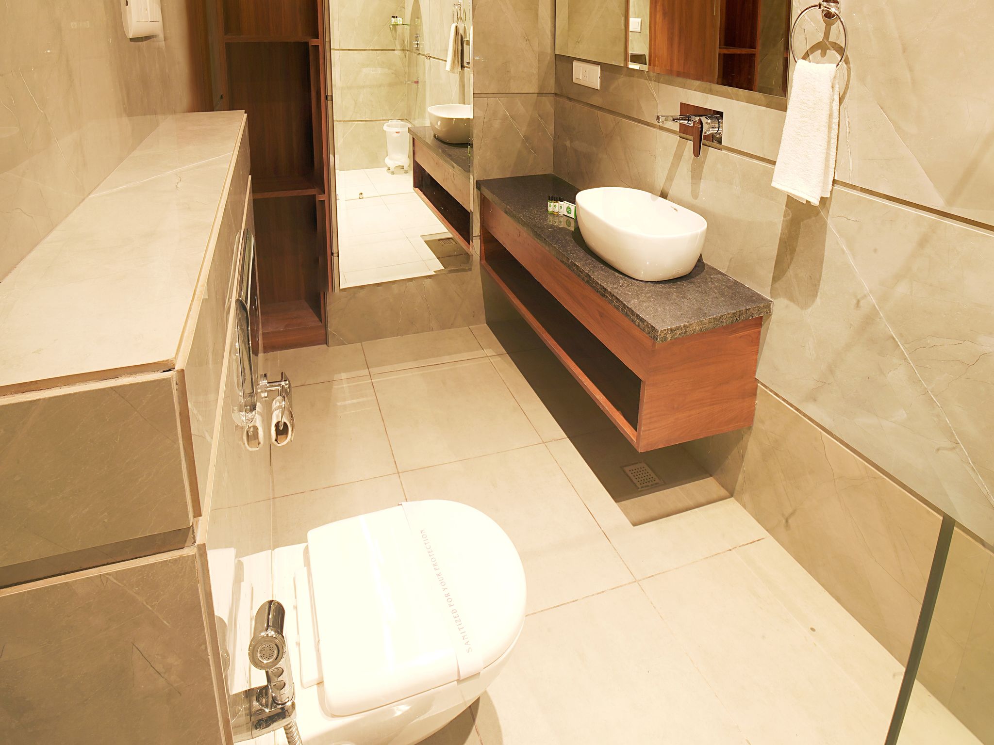 Hotel Greenland Heights Deluxe Room 4