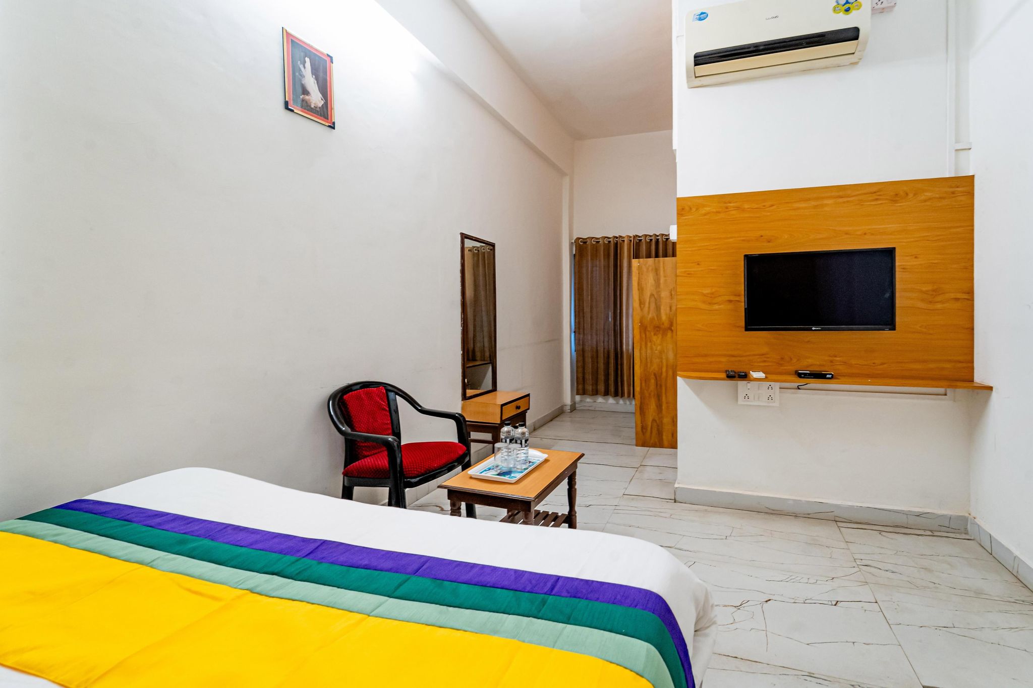 Itsy Hotels Mansi Standard Double Room 3