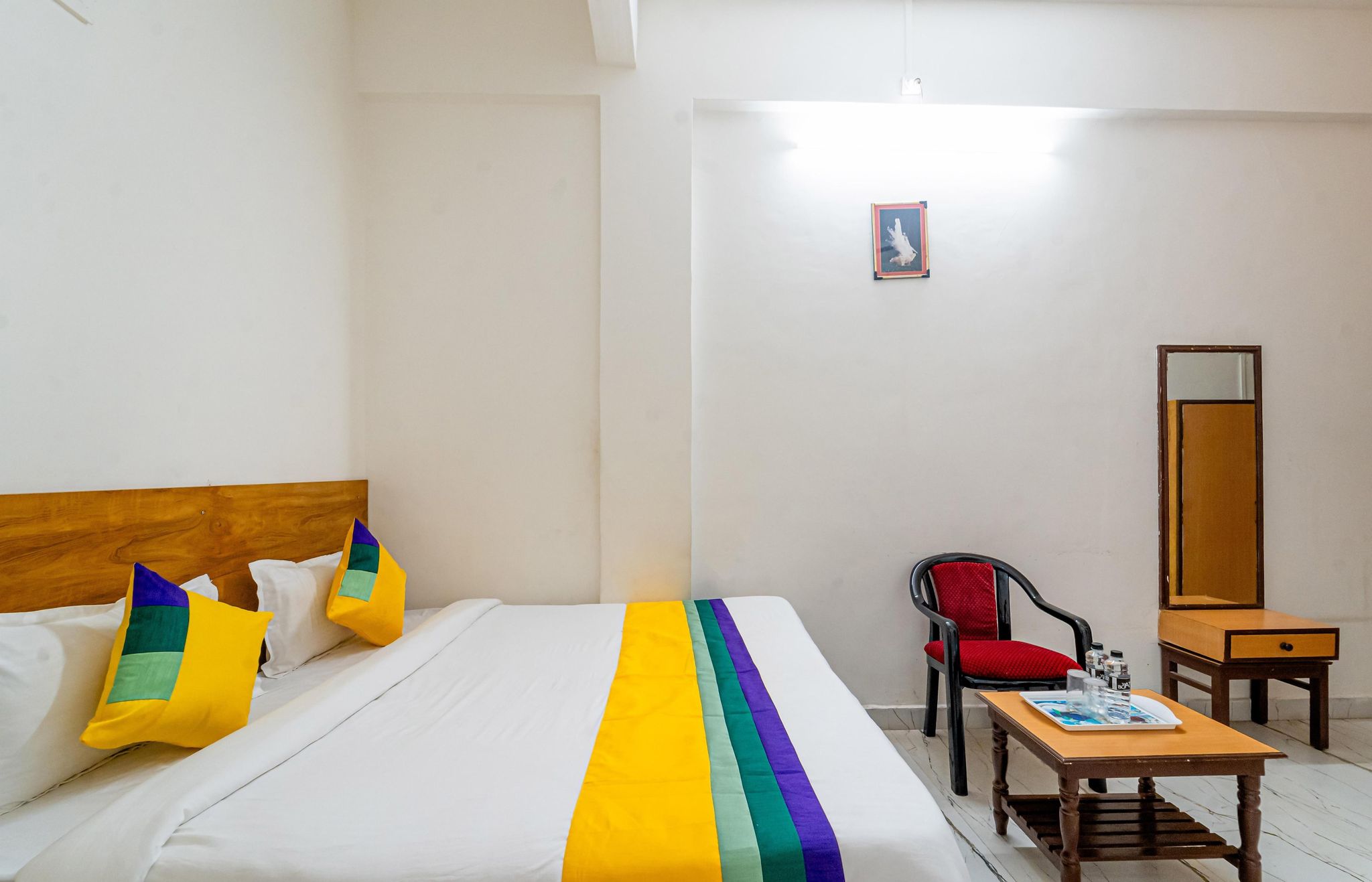 Itsy Hotels Mansi Standard Double Room 4