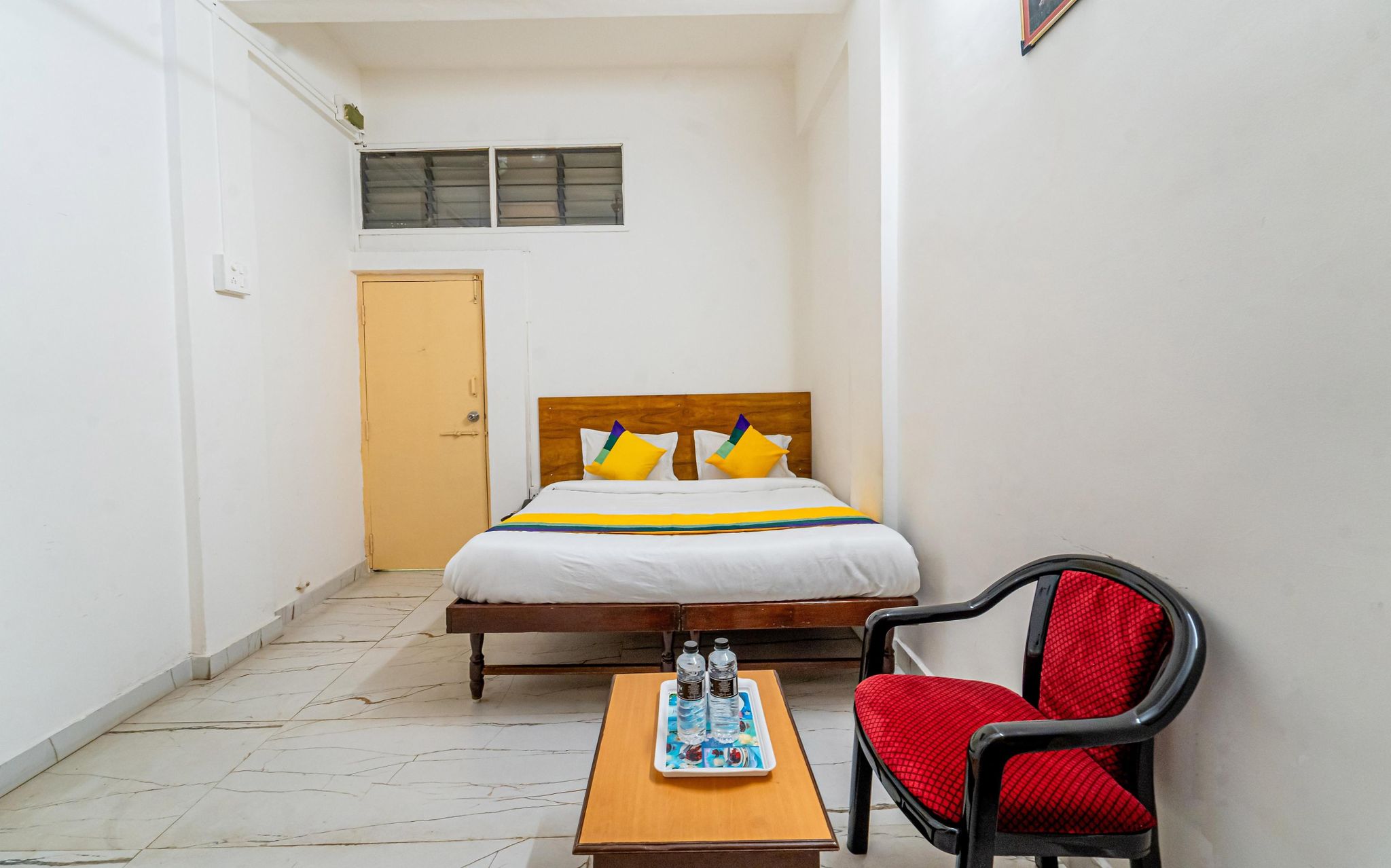 Itsy Hotels Mansi Standard Double Room 2