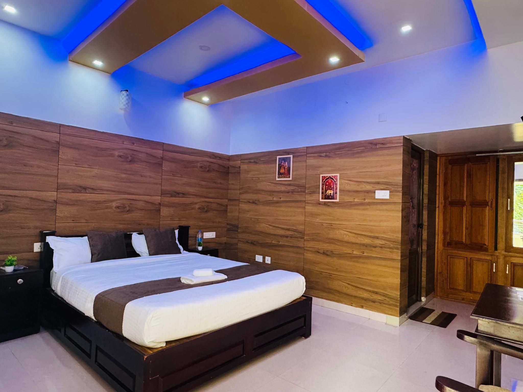 Deluxe Balcony Twin Garden View