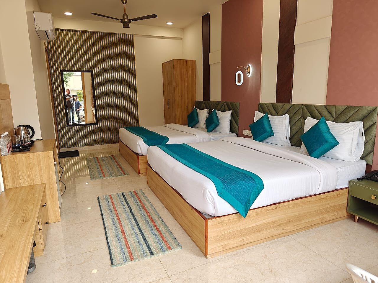 Hotel Utsav Grand Family Room (4 Beds) 2