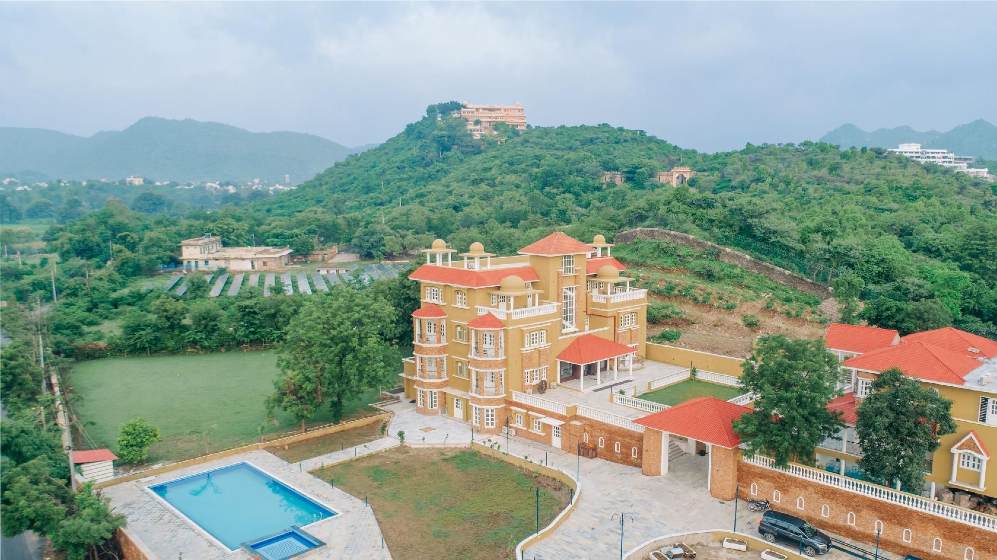 Amaatra Resorts Superior Twin Room 5