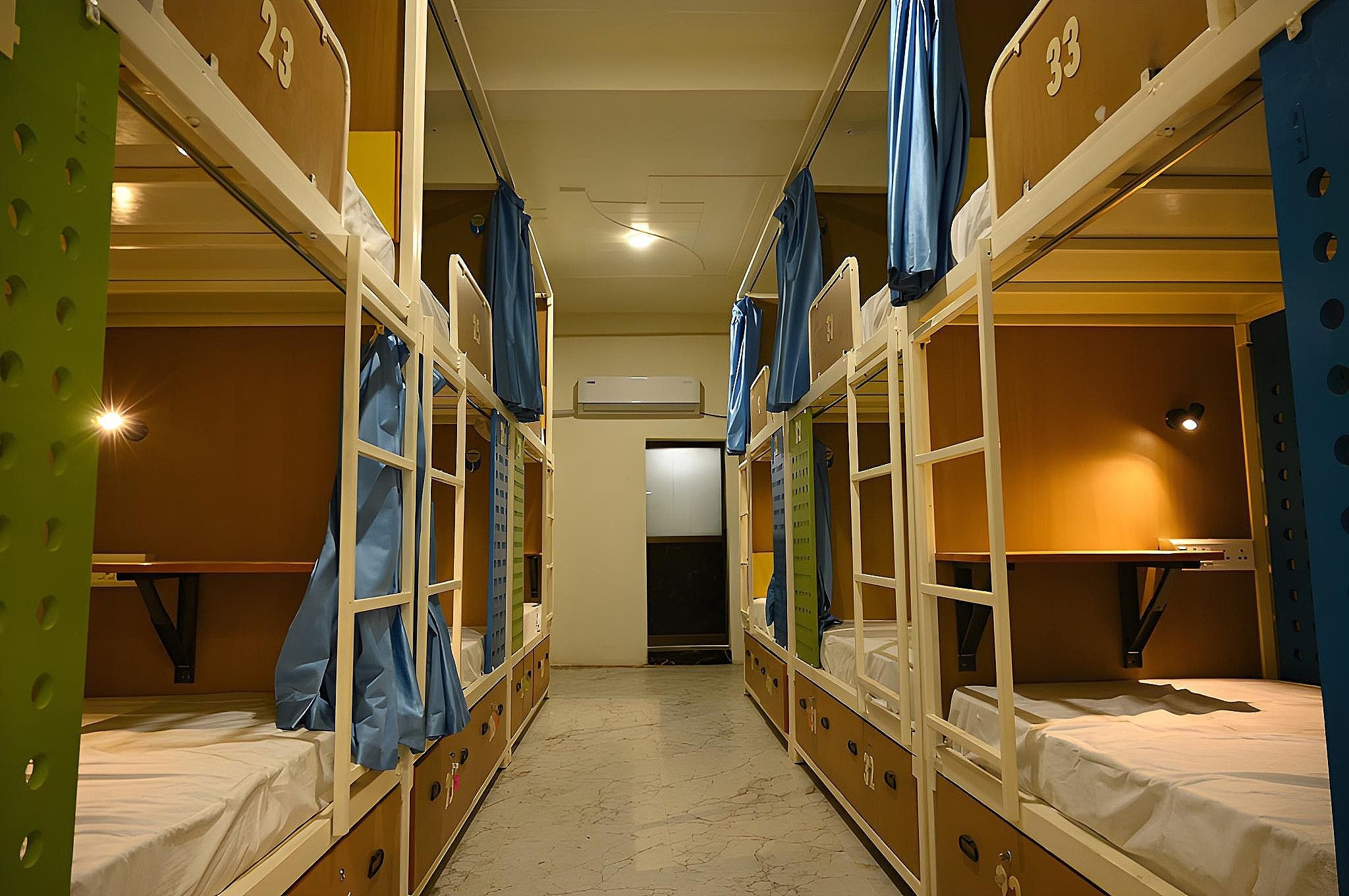 Single Bed in Mixed Dorm