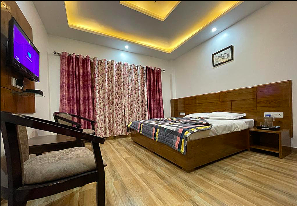 Naman Homestay Deluxe Room with Private Balcony 2