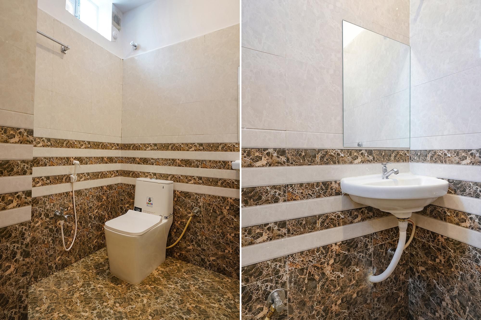  FabHotel Air Live Deluxe Room 4