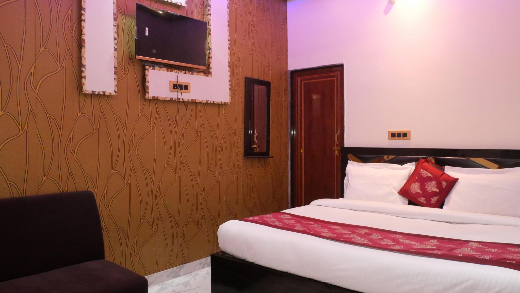 The Yash Hotel & Resort Deluxe Room 6