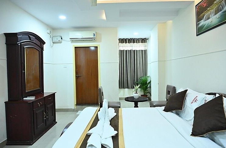 Maldives Inn Deluxe Room 7