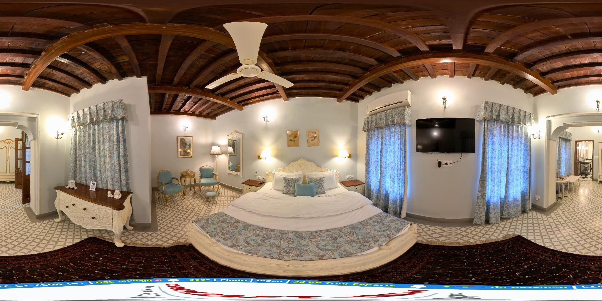 Deluxe Double with Window