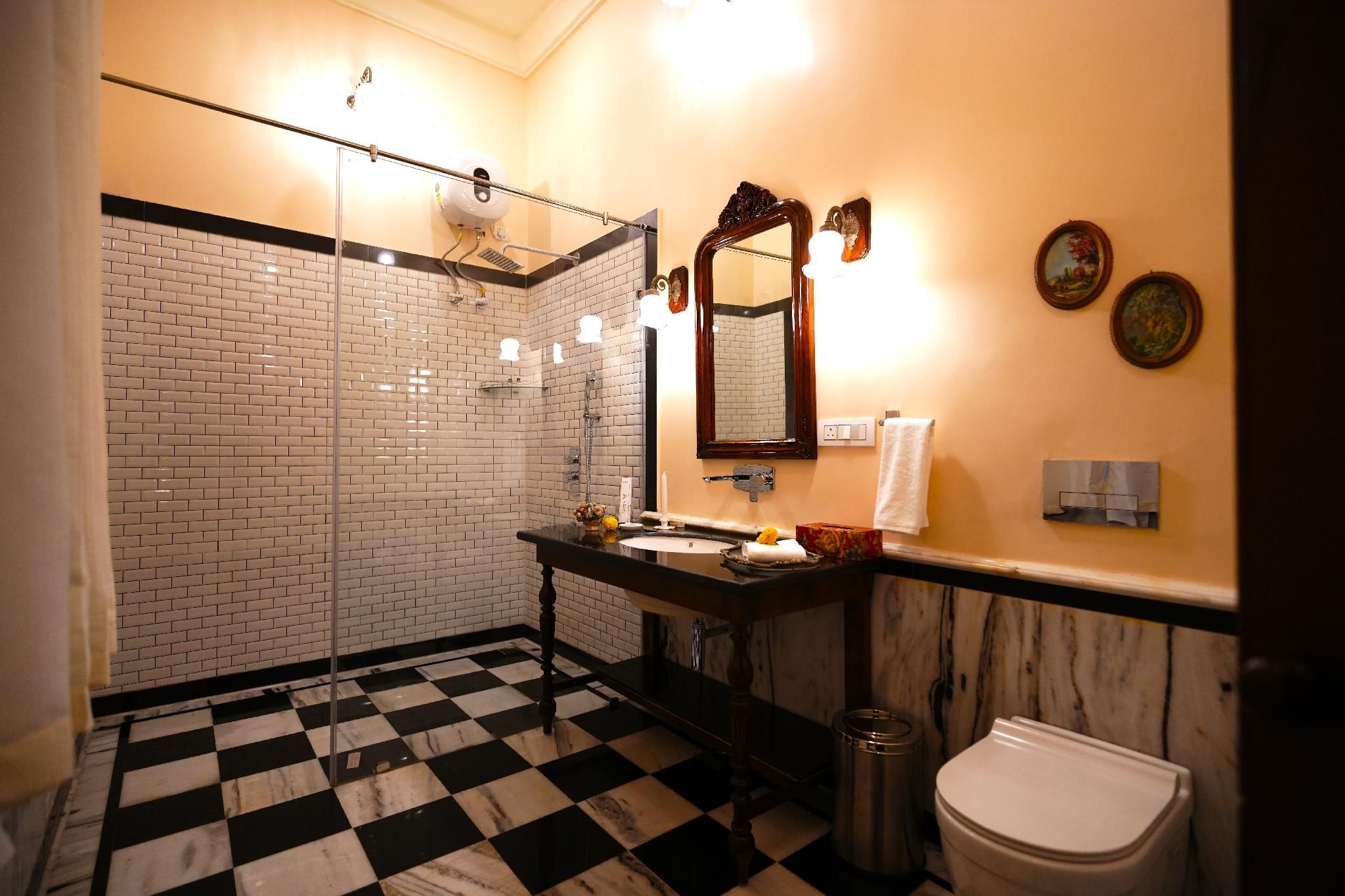 Deluxe Double Room with Shower