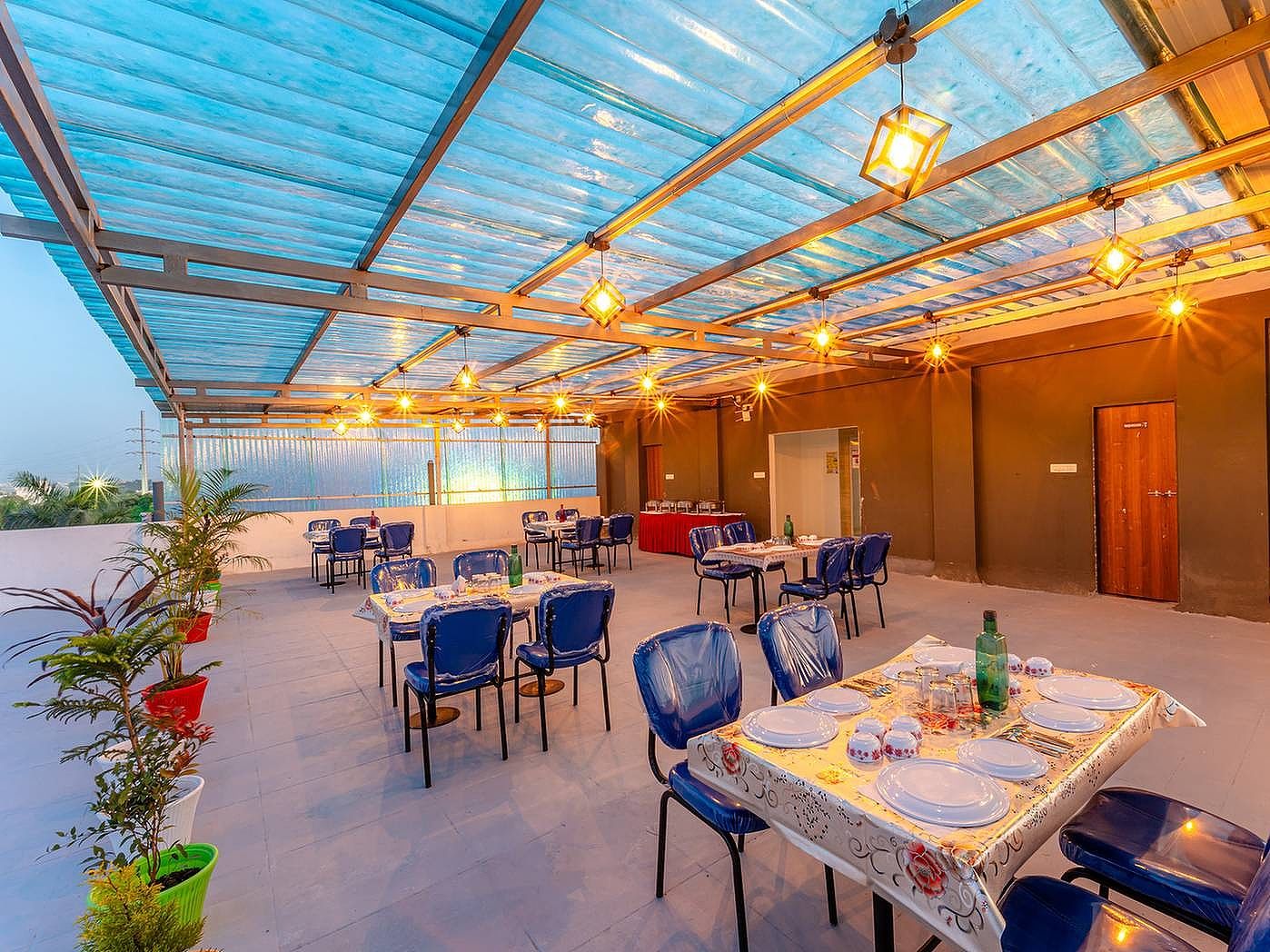 Food & Dining