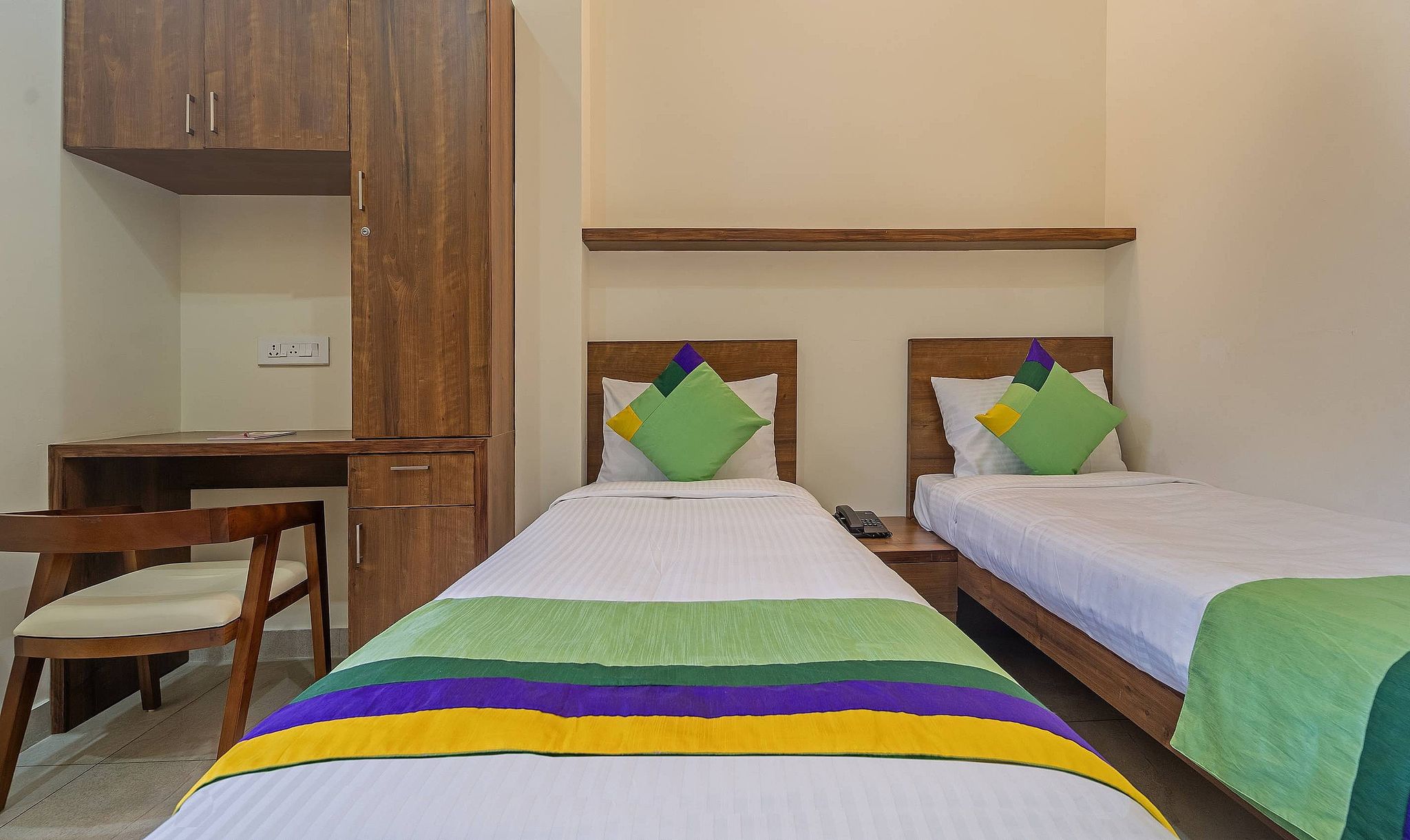 Itsy Hotels Avani Stays, Vyttila, Kochi Standard Double Room 6