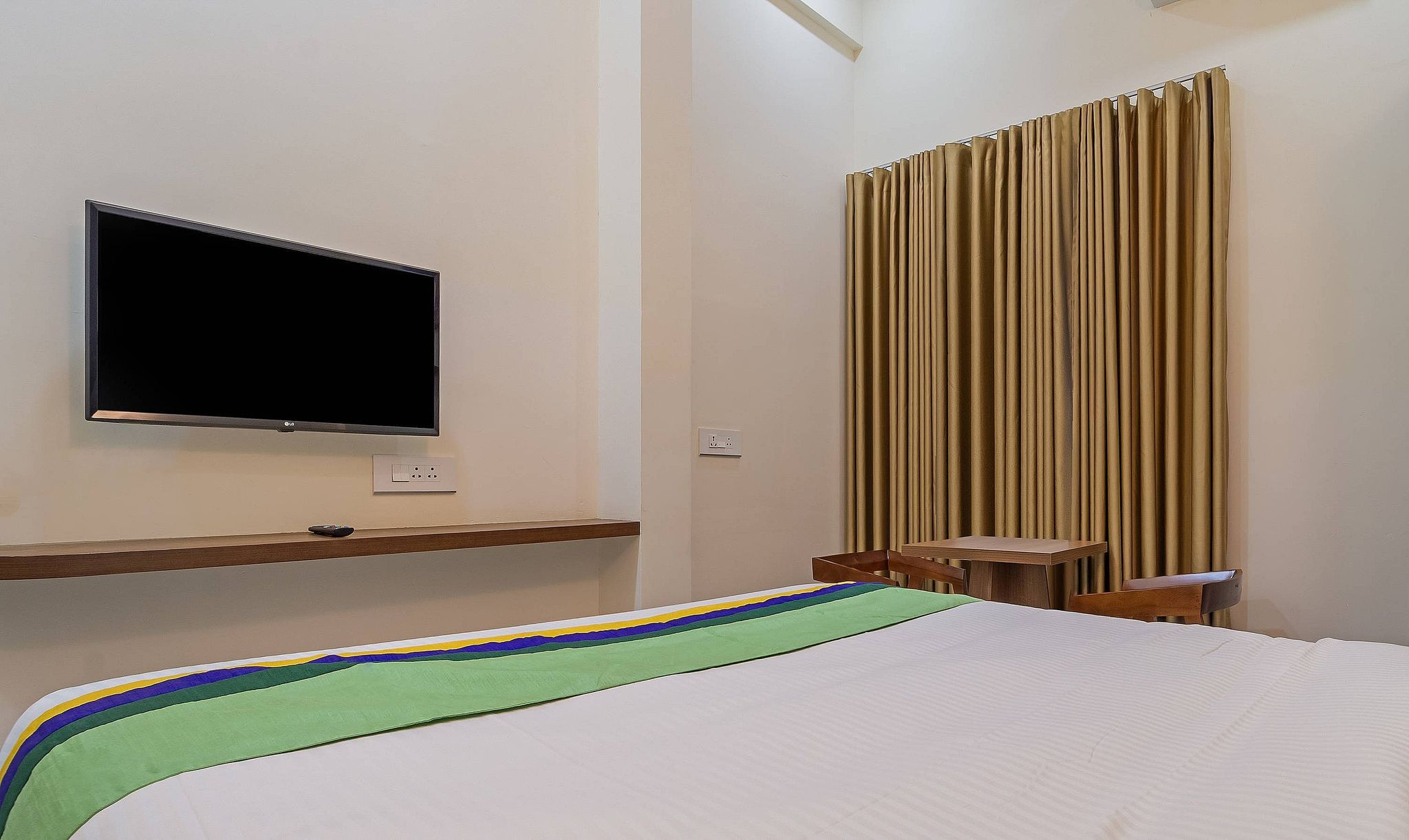 Itsy Hotels Avani Stays, Vyttila, Kochi Standard Double Room 3