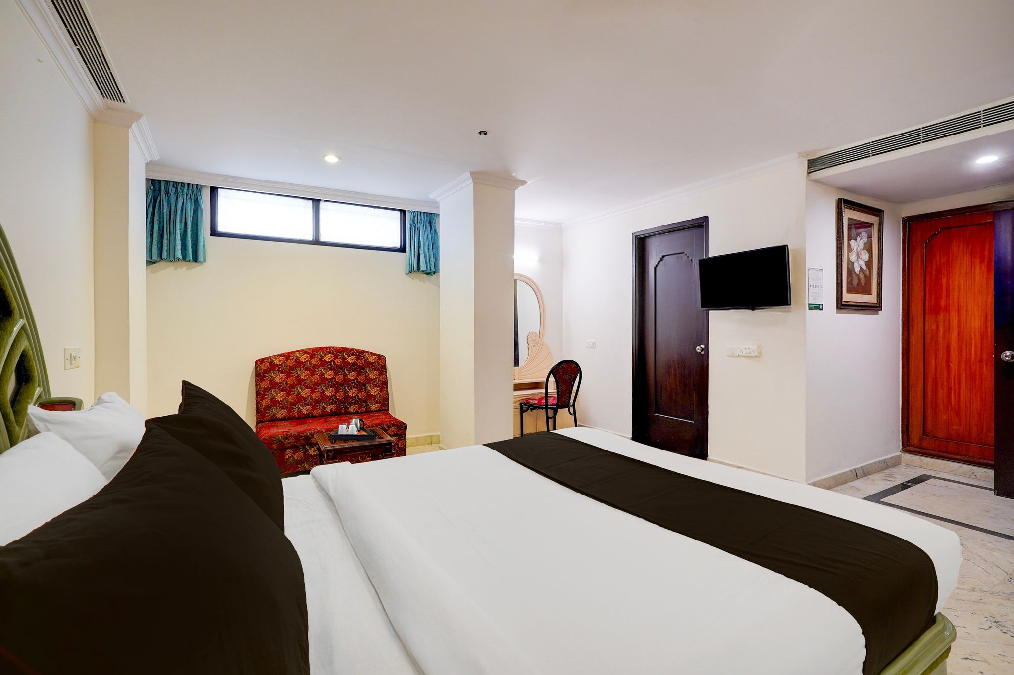 Super Townhouse Civil Aviation HAL Road Classic 14